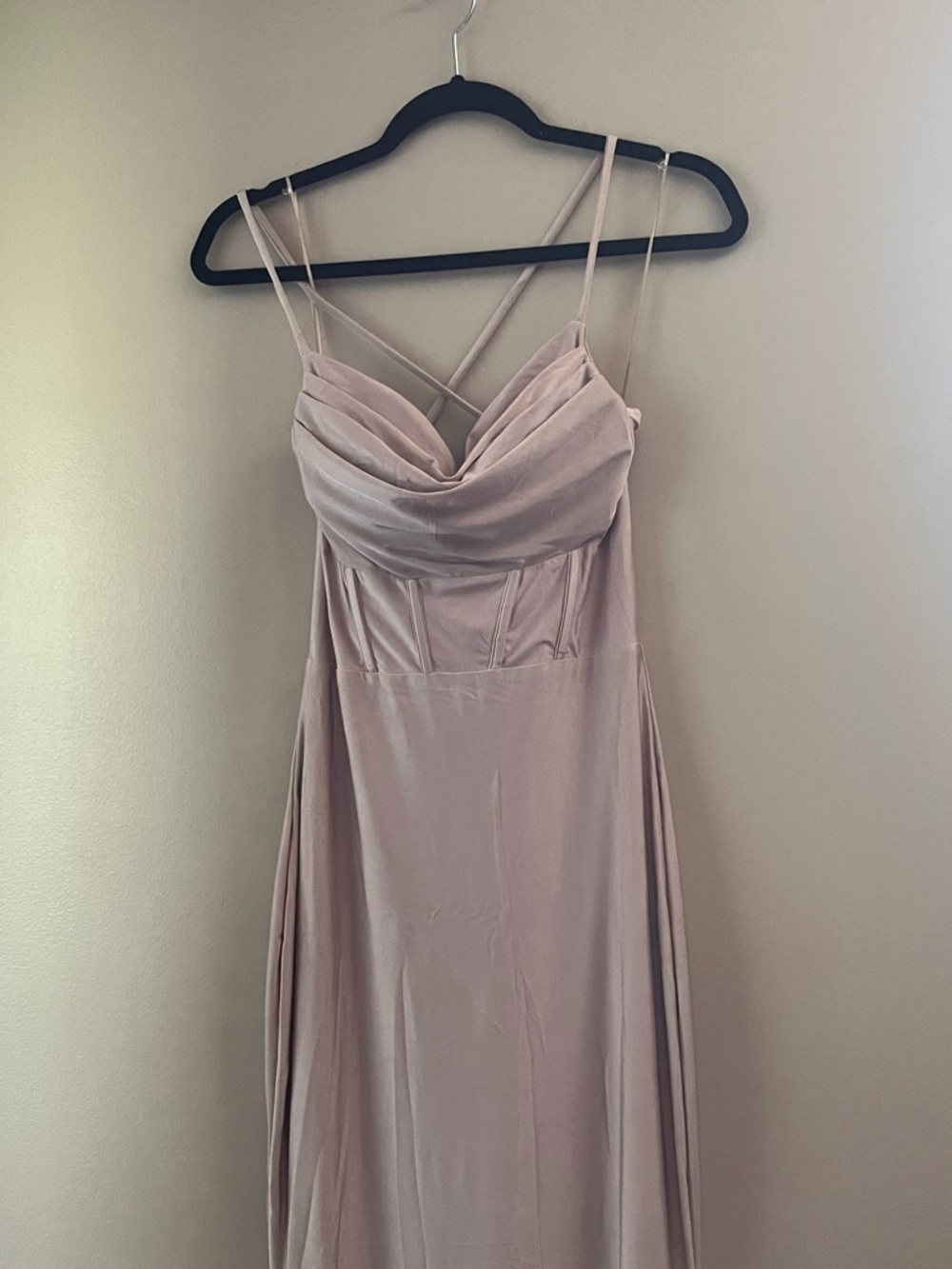 NWT Windsor Champagne creamy satiny beautiful ladies long gown Dress size med